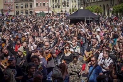 Gitarren-Weltrekord gebrochen!